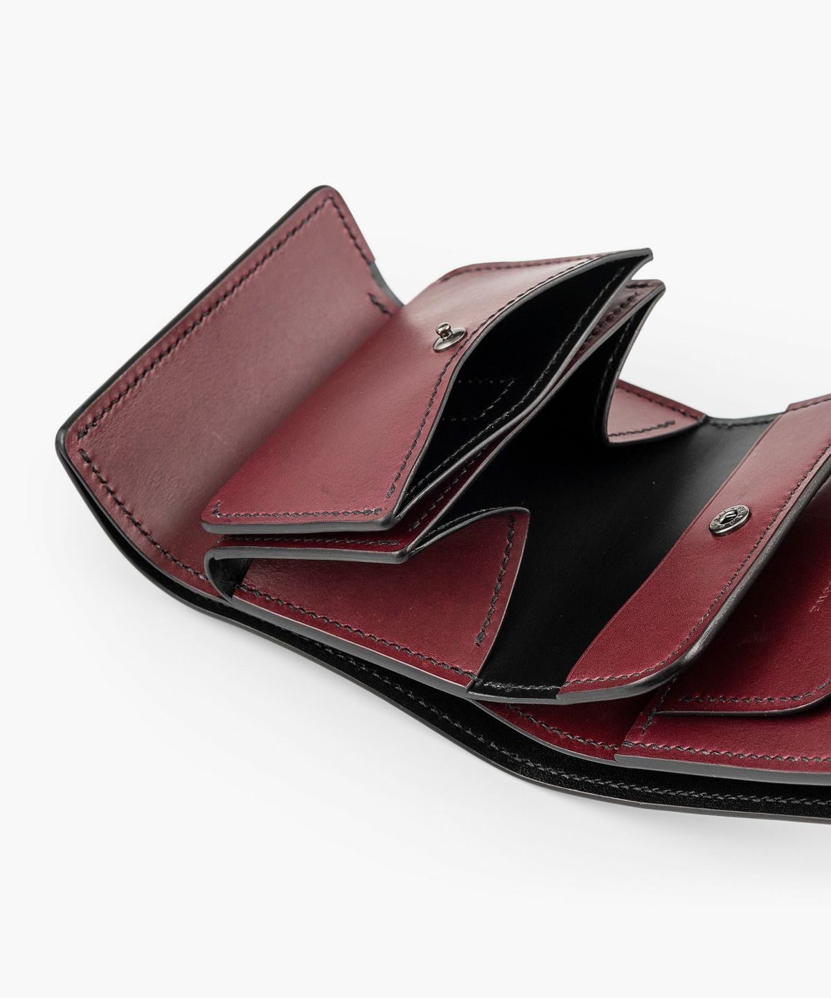 外装（ブルガロ）：Black、内装（ブルガロ）：Wine、内装裏張り（ブルガロ）：Black、糸色：Black、ホック：Black