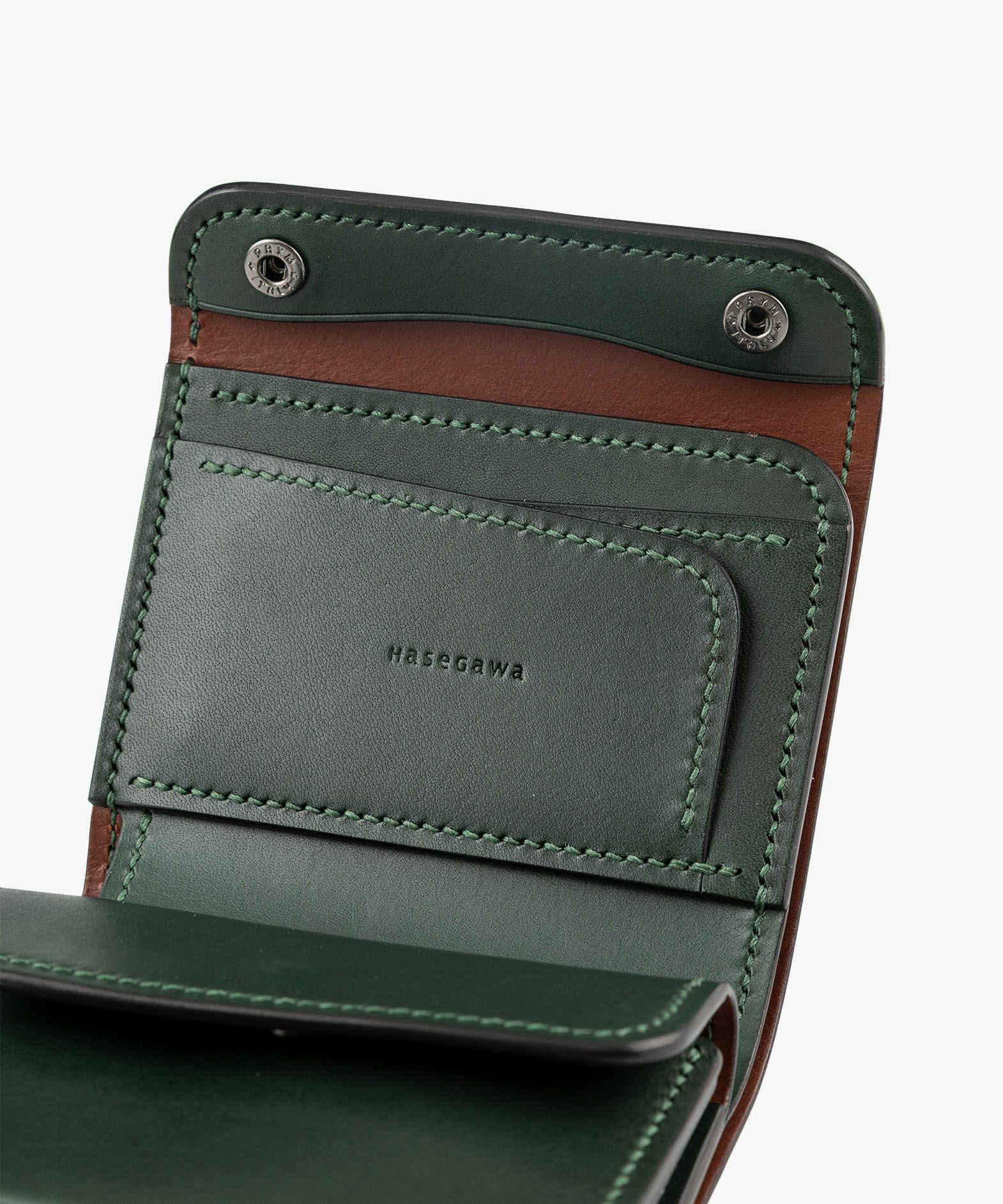 外装（ブルガロ）：Green、内装（ブルガロ）：Green、内装裏張り（ブルガロ）：Brown、糸色：Green、ホック：Black
