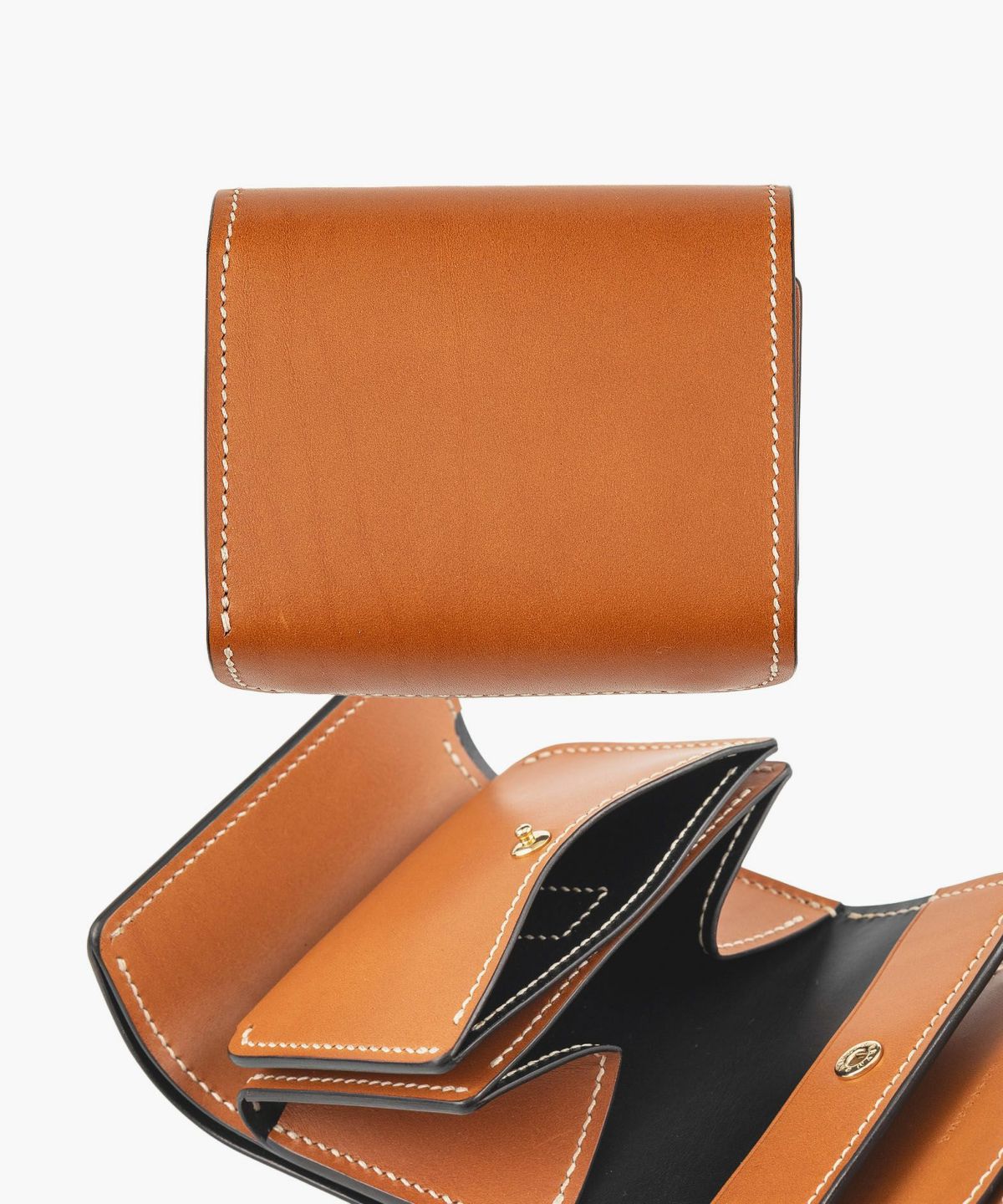 外装（ブルガロ）：Cognac、内装（ブルガロ）：Cognac、内装裏張り（ブルガロ）：Black、糸色：Natural、ホック：Gold