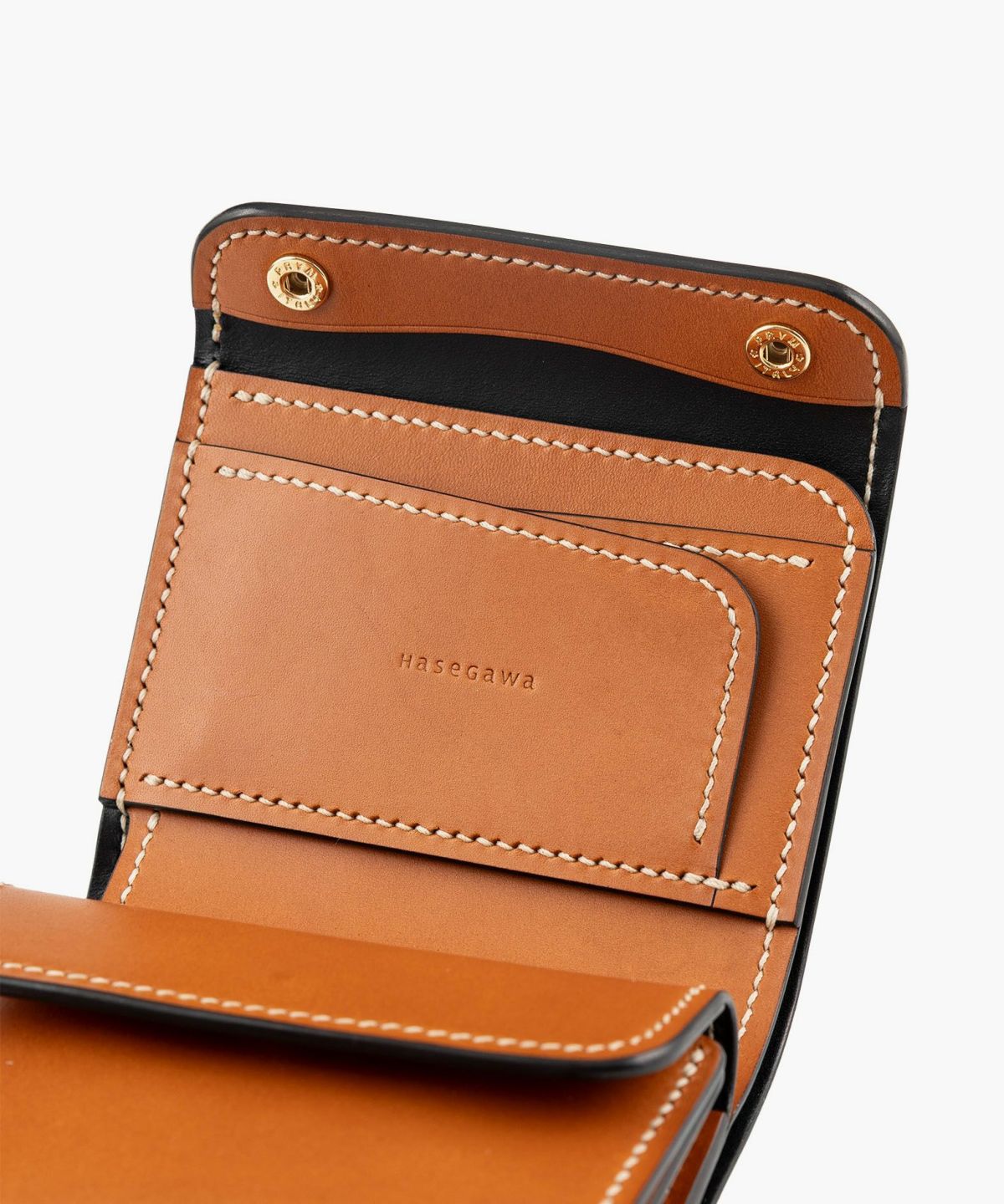 外装（ブルガロ）：Cognac、内装（ブルガロ）：Cognac、内装裏張り（ブルガロ）：Black、糸色：Natural、ホック：Gold