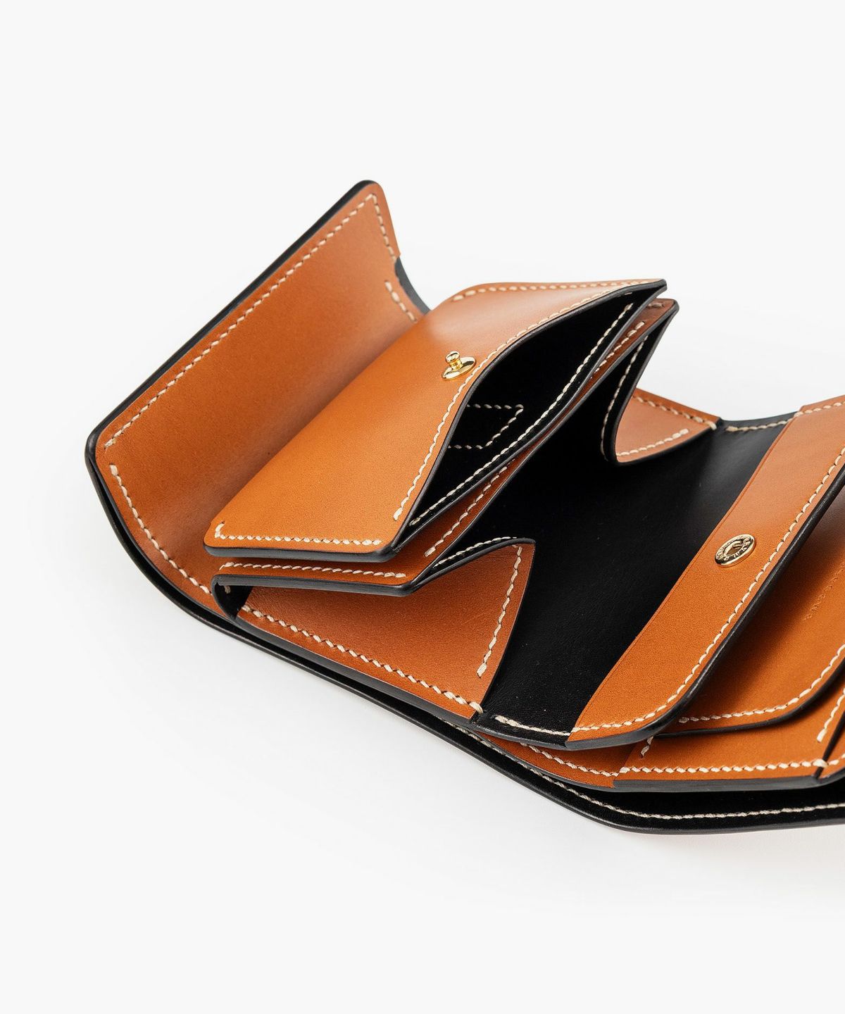 外装（ブルガロ）：Cognac、内装（ブルガロ）：Cognac、内装裏張り（ブルガロ）：Black、糸色：Natural、ホック：Gold