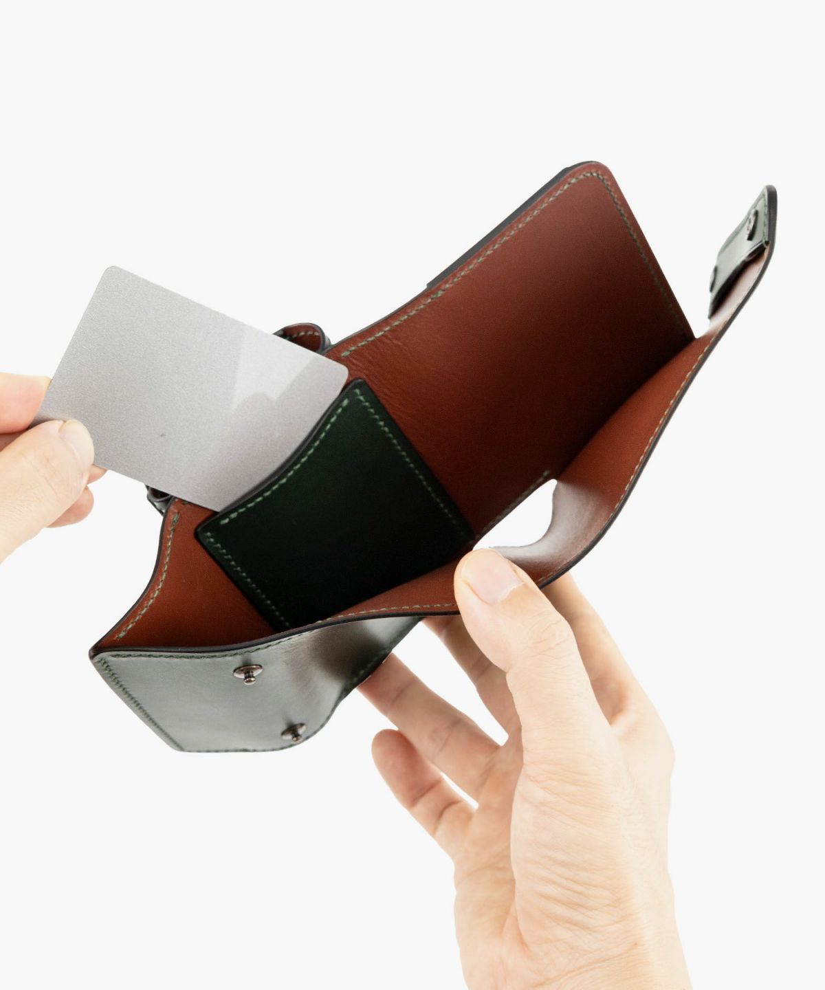 外装（ブルガロ）：Green、内装（ブルガロ）：Green、内装裏張り（ブルガロ）：Brown、糸色：Green、ホック：Black