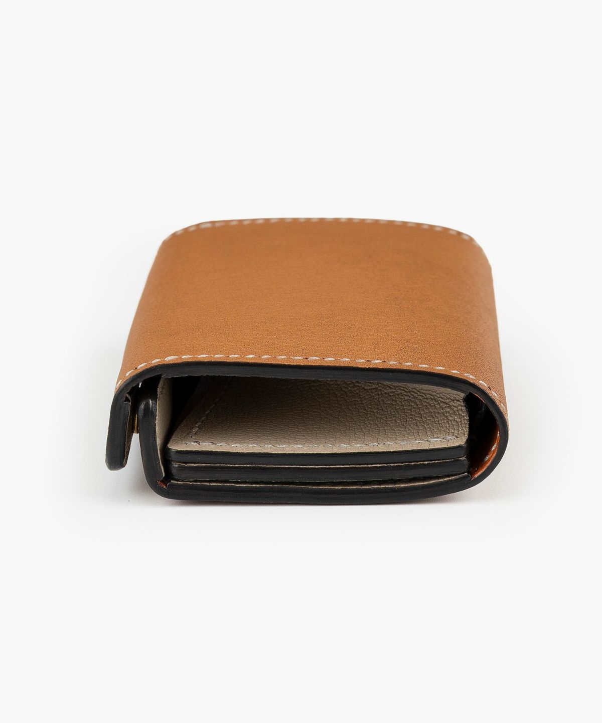 外装（シェーブル）：Camel、内装（シェーブル）：Beige、内装裏張り（ブルガロ）：Cognac、糸色：Gray、ホック：Gold