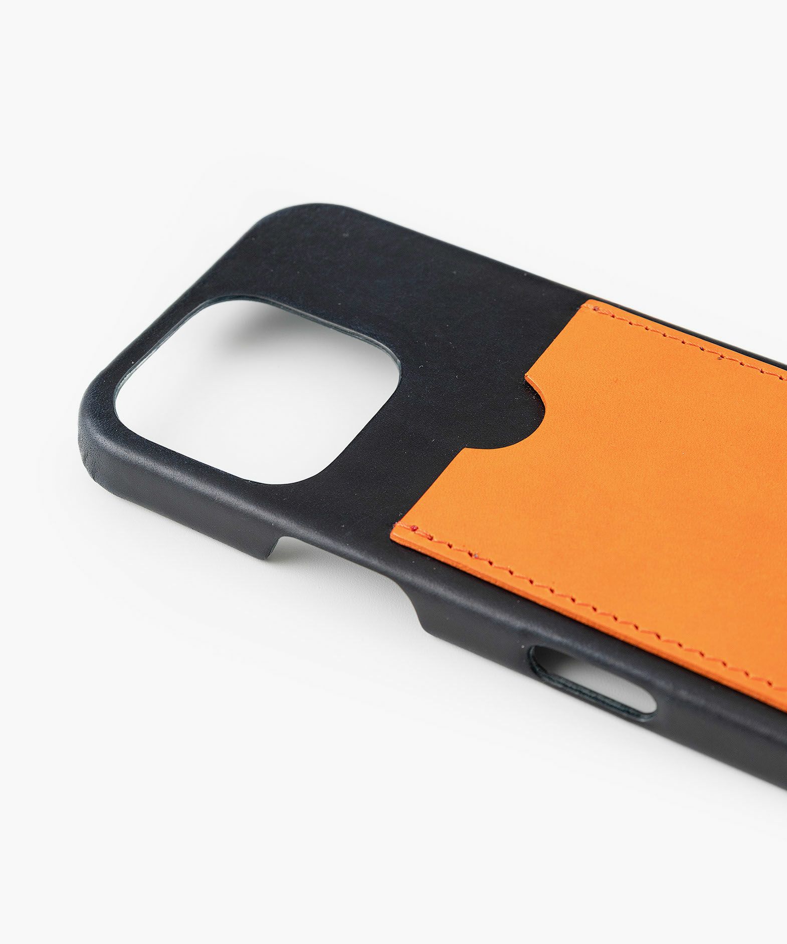 外装（ブッテーロ）：Navy、カードスロット（ブッテーロ）：Orange、糸色：外装と同系色