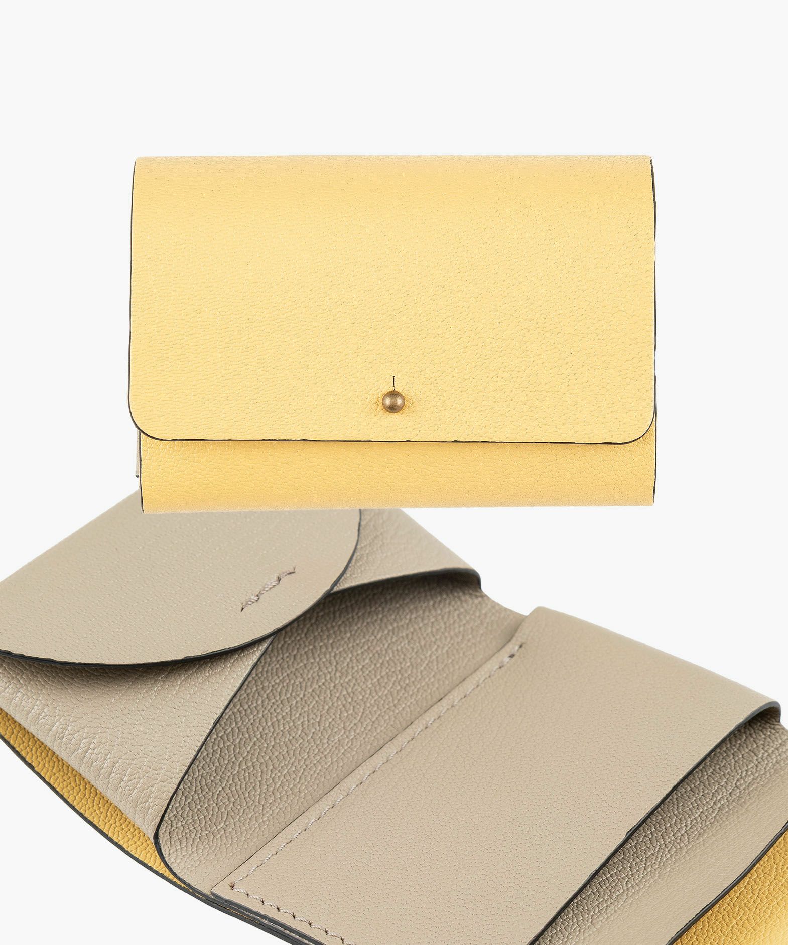 外装（シェーブル）：Light Yellow、内装（シェーブル）：Beige、糸色：内装と同系色、金具：Gold