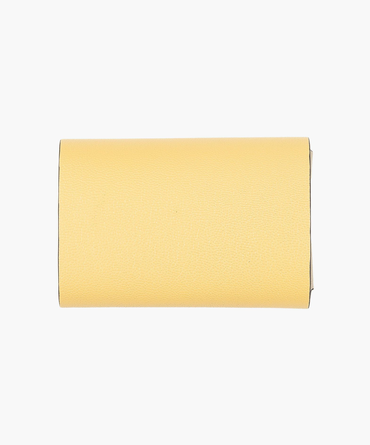 外装（シェーブル）：Light Yellow、内装（シェーブル）：Beige、糸色：内装と同系色、金具：Gold