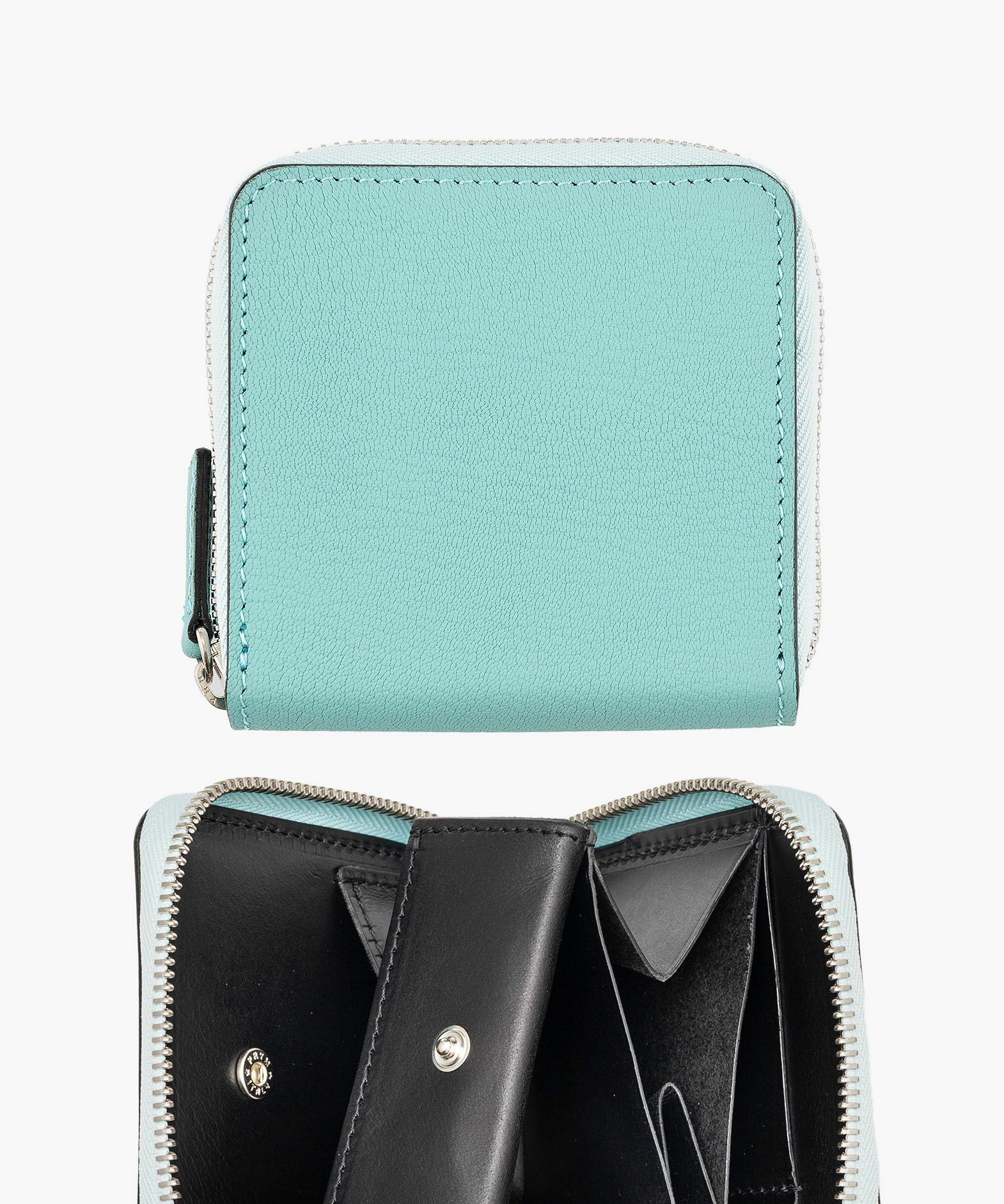 外装（シェーブル）：Tiffany Blue、内装（ブッテーロ）：Black、金具：Silver