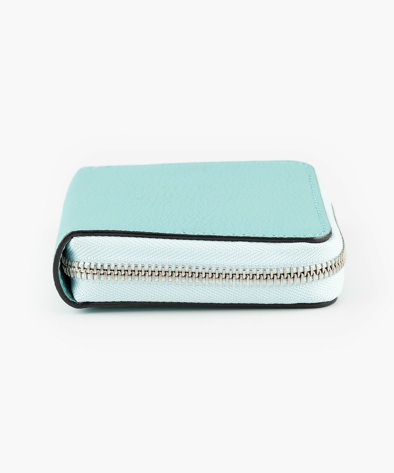 外装（シェーブル）：Tiffany Blue、内装（ブッテーロ）：Black、金具：Silver