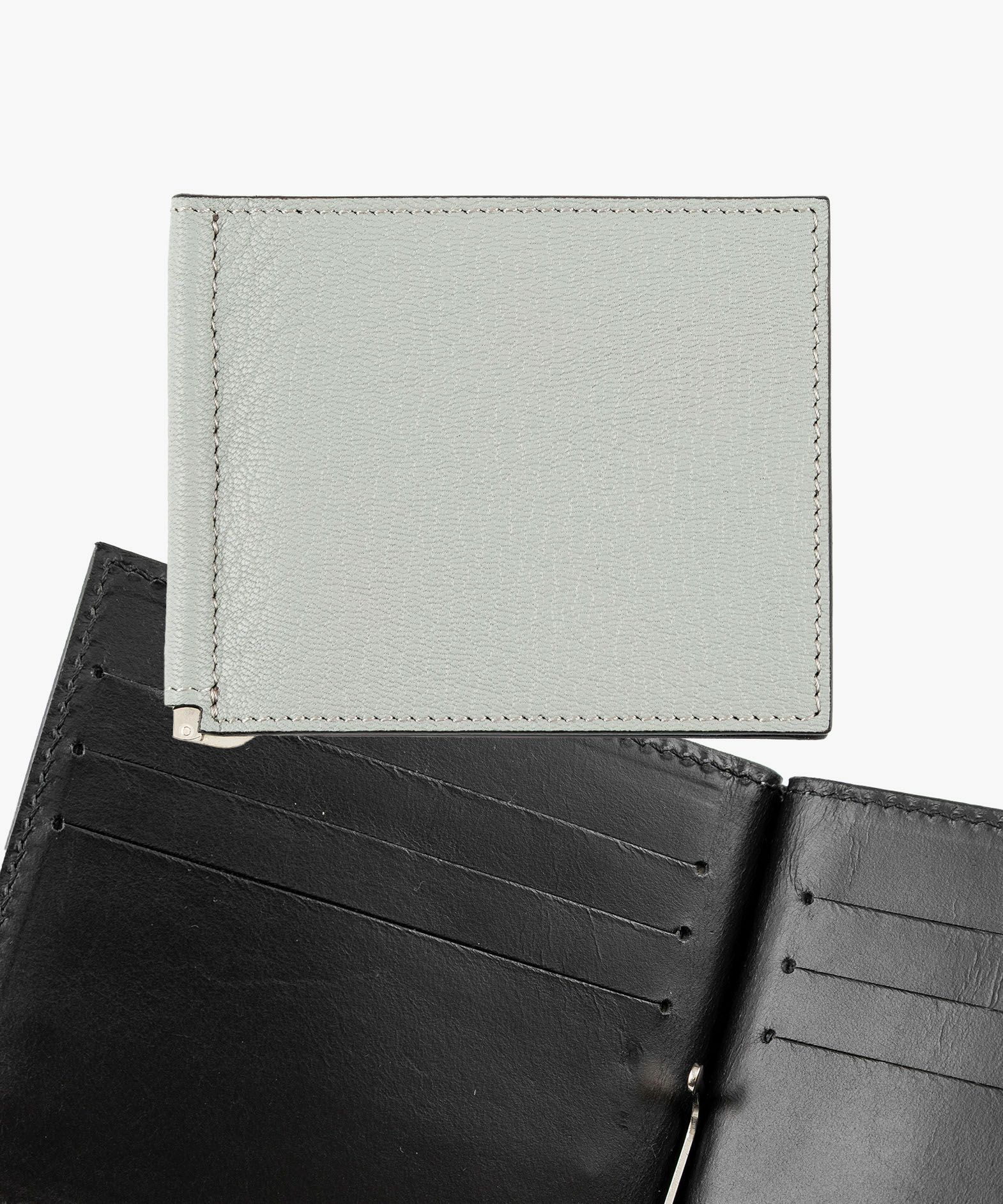 外装（シェーブル）：Gray、内装（ブッテーロ）：Black、金具：Silver