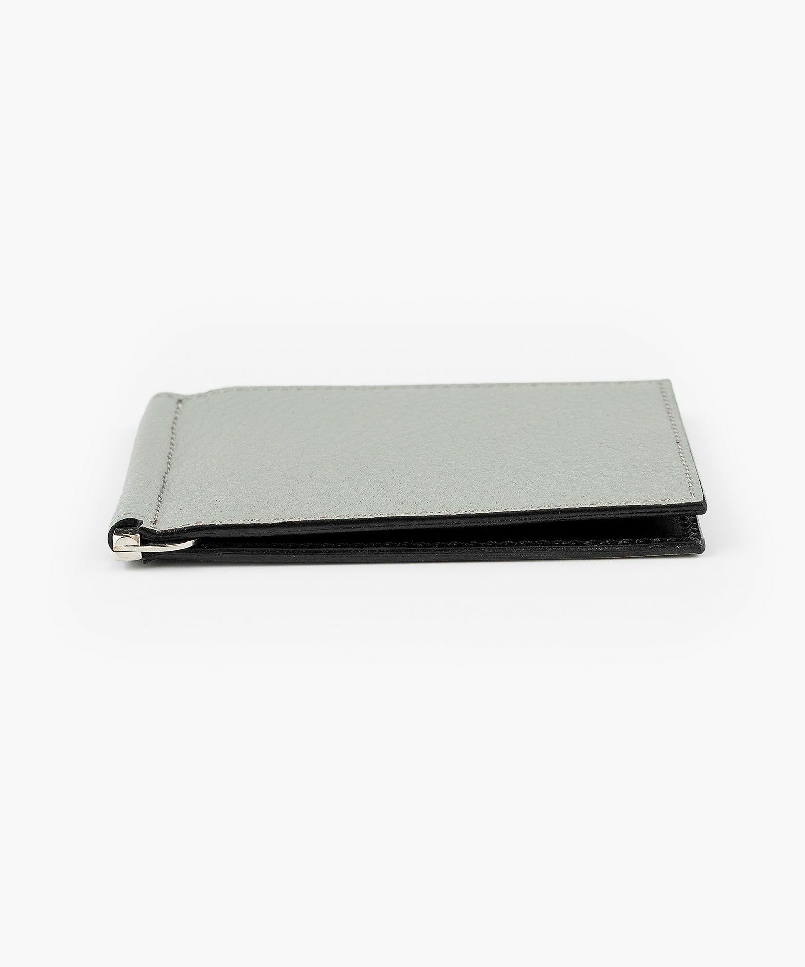 外装（シェーブル）：Gray、内装（ブッテーロ）：Black、金具：Silver