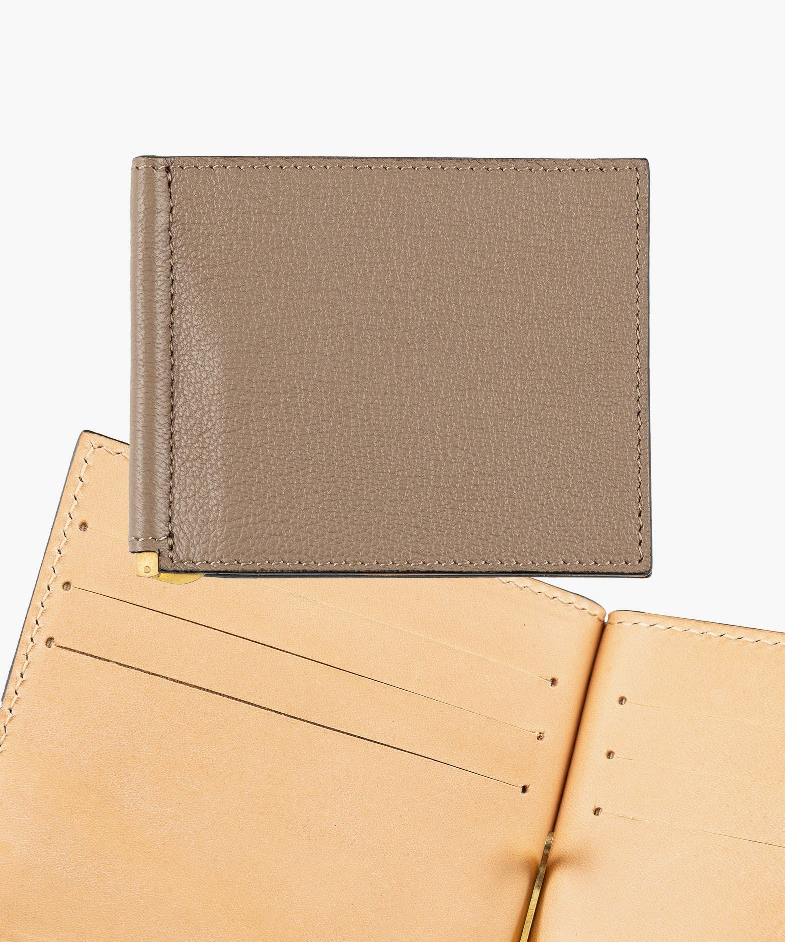 外装（シェーブル）：Etoupe、内装（ブッテーロ）：Natural、金具：Gold