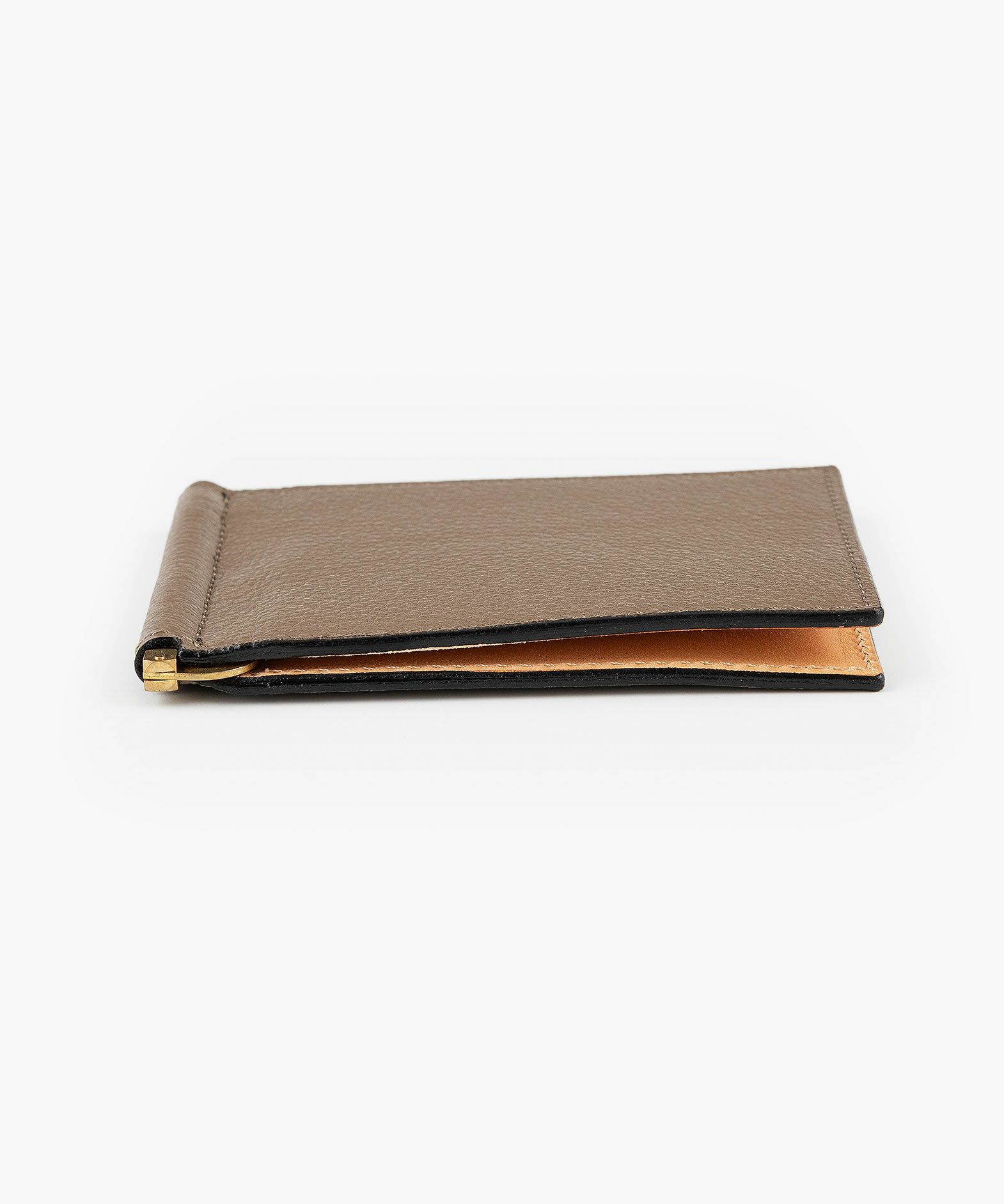 外装（シェーブル）：Etoupe、内装（ブッテーロ）：Natural、金具：Gold